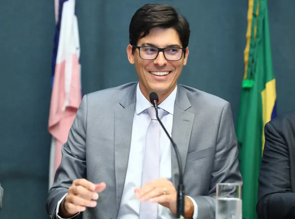 Ação Humanitária: Lei Capixaba (Mazinho dos Anjos) de Isenção de Água é Modelo de Sustentabilidade Econômica para o Combate à Fome (ODS 2)